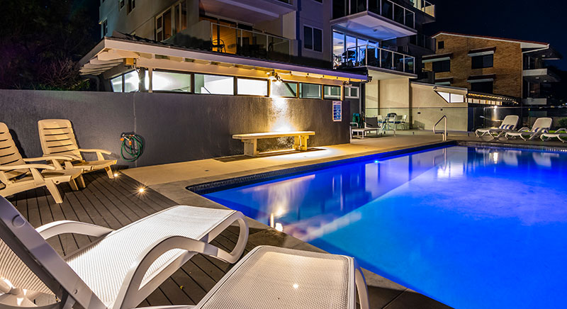 84 The Spit Beachfront Garden View Apartments